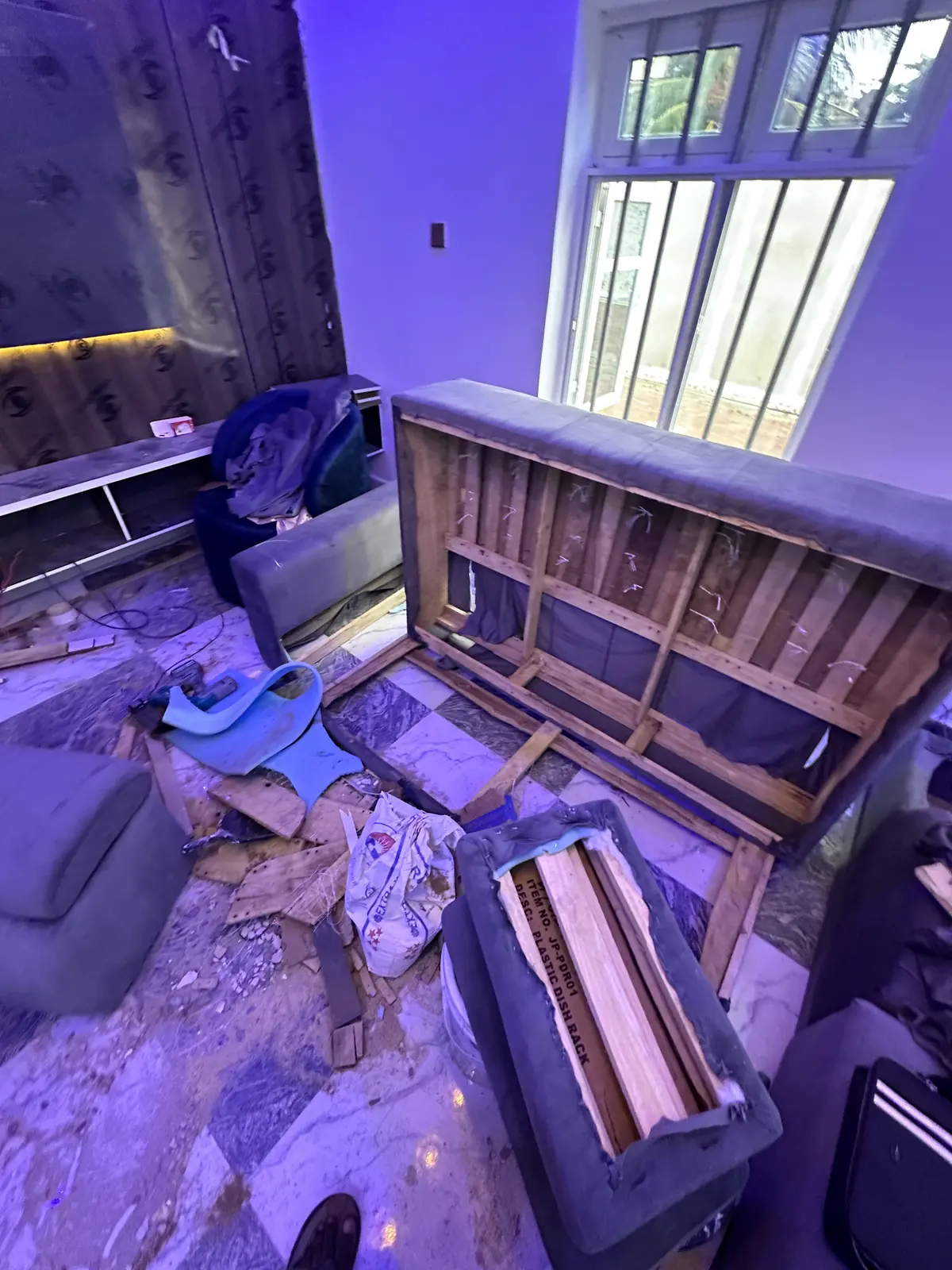 Interior before the Yugoz transformation, view four